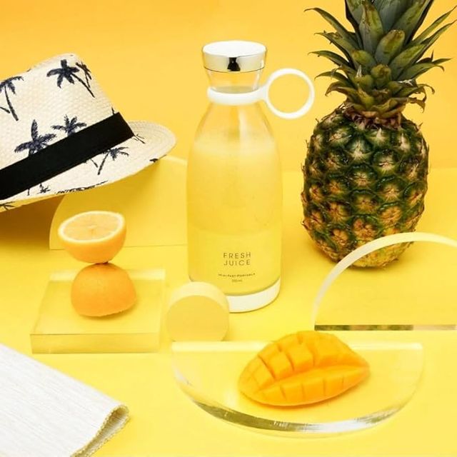 Portable Blender – USB Rechargeable Mini Juicer with Powerful Blending Performance